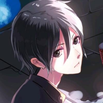 男子手欠点柳絮引燃路边小车
